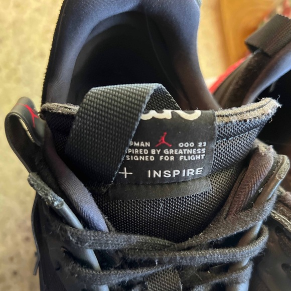 Air Jordan - MA2 Bred - Size 10 - Pre-owned , Good Condition DS - Picture 3 of 10